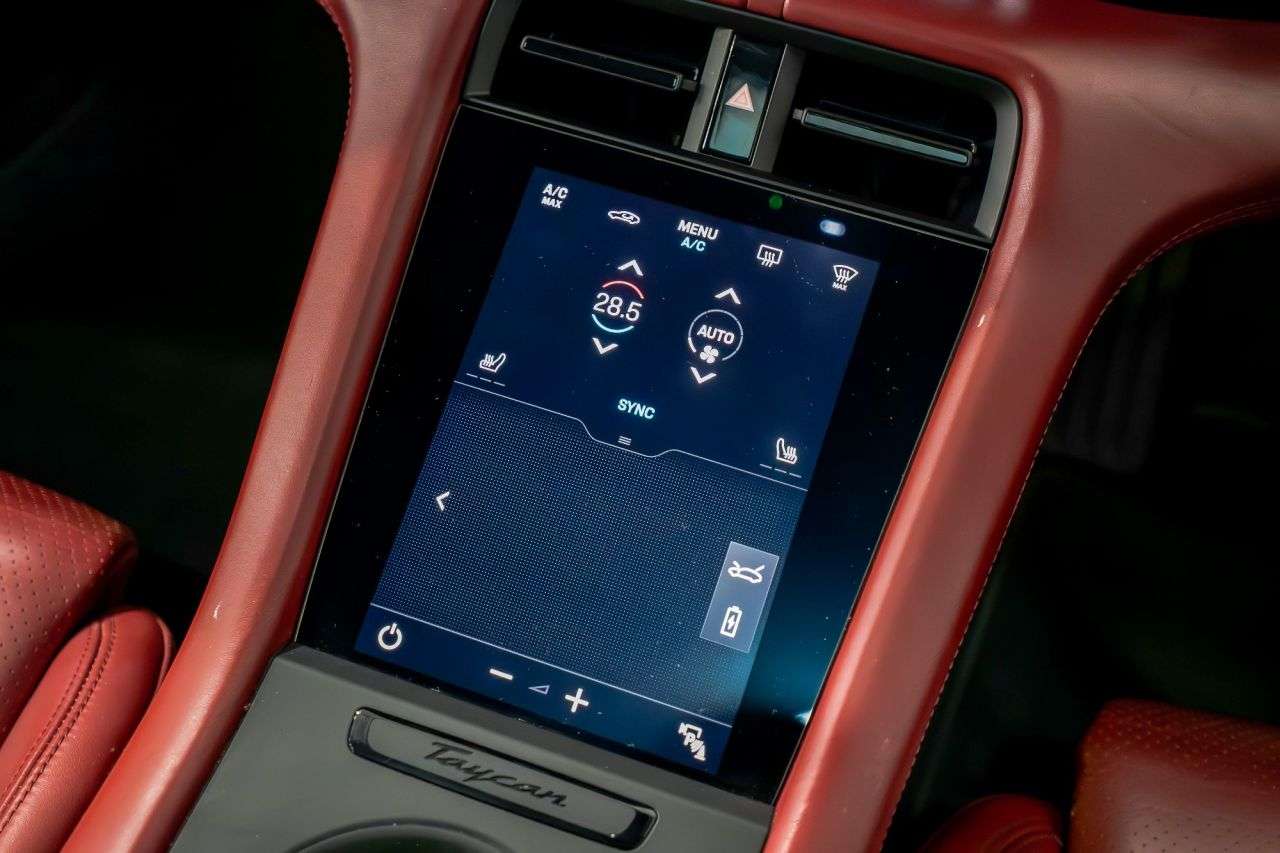 2020 PORSCHE TAYCAN 2020 PORSCHE TAYCAN