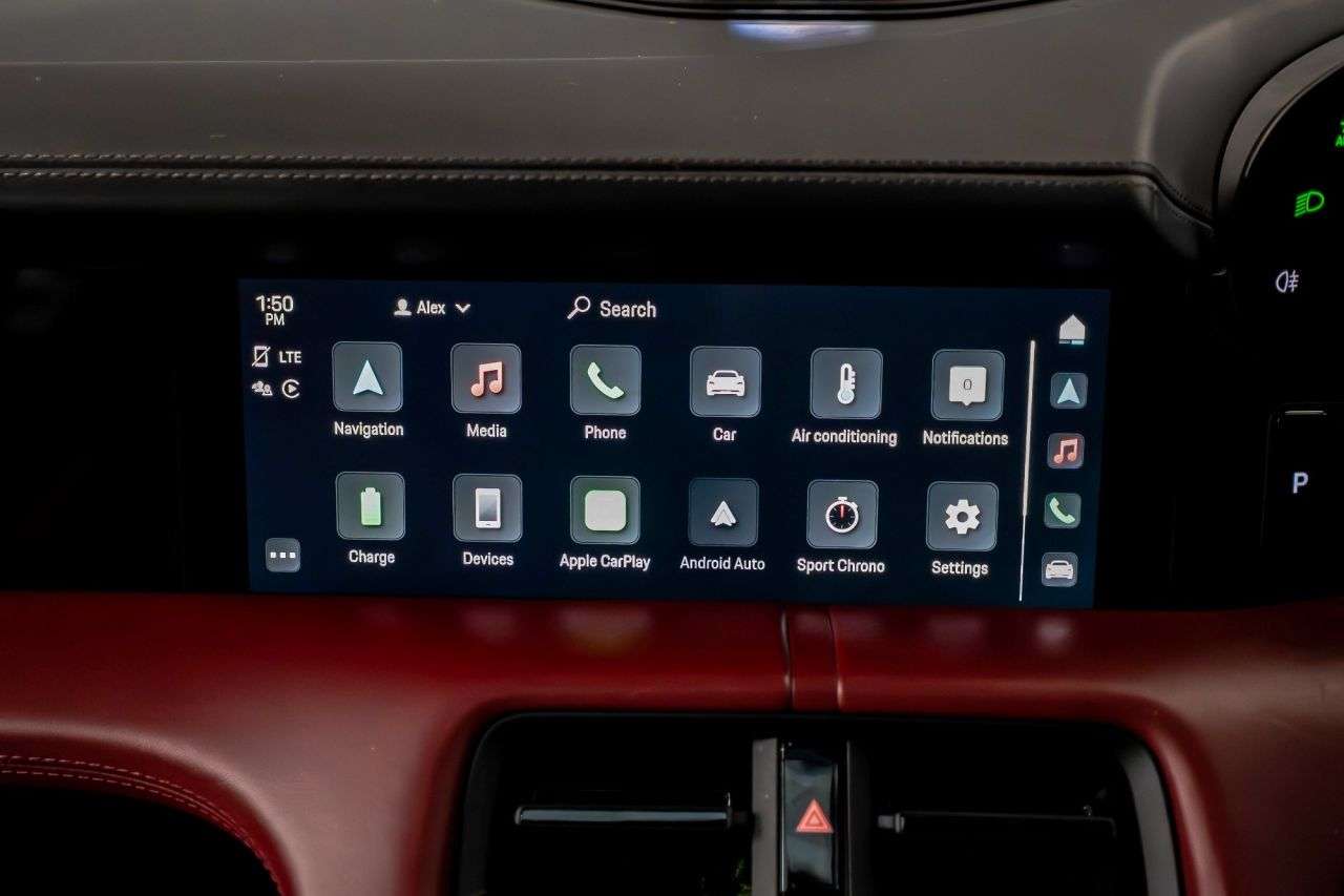 2020 PORSCHE TAYCAN 2020 PORSCHE TAYCAN