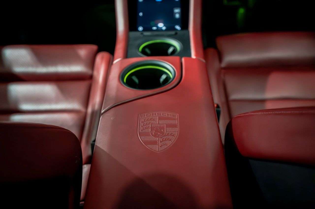 2020 PORSCHE TAYCAN 2020 PORSCHE TAYCAN