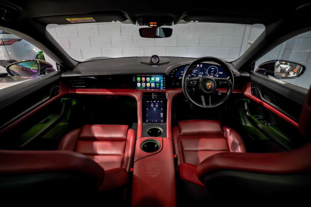 2020 PORSCHE TAYCAN 2020 PORSCHE TAYCAN