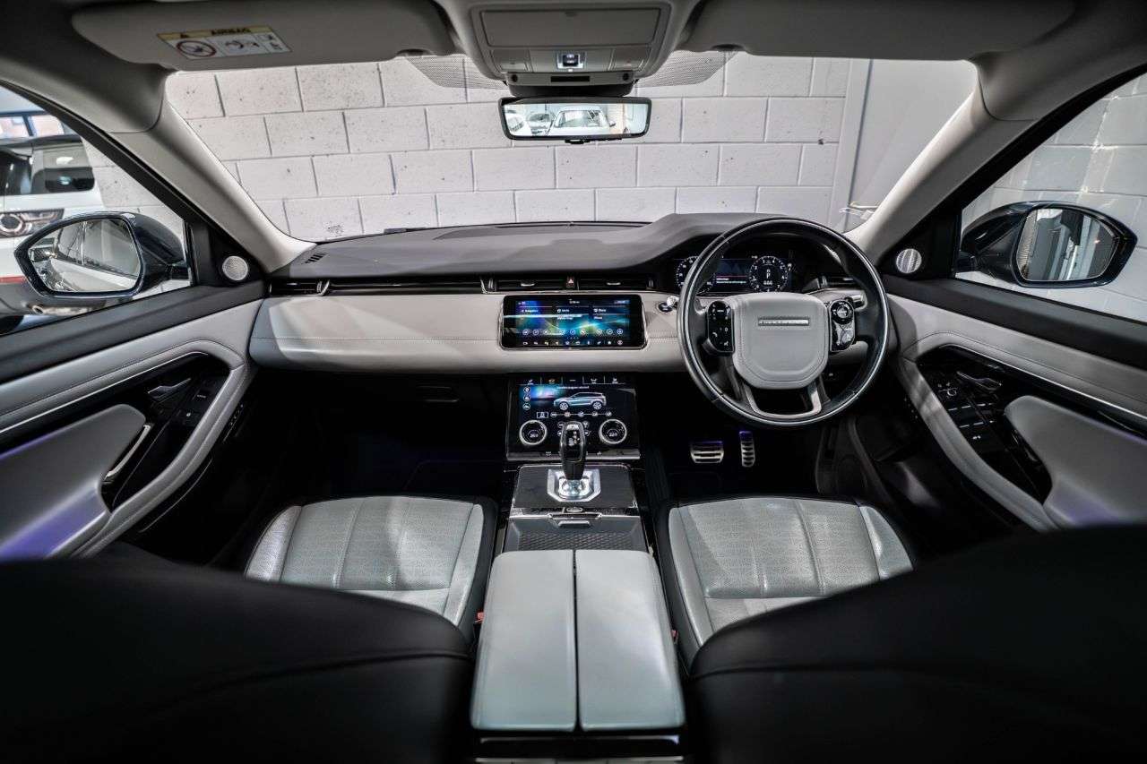 A 2019 LAND ROVER RANGE ROVER EVOQUE 2.0 P250 MHEV R-Dynamic HSE SUV 5dr Petrol Auto 4WD Euro 6 (s/s) (249 ps) / A 2019 LAND ROVER RANGE ROVER EVOQUE 2.0 P250 MHEV R-Dynamic HSE SUV 5dr Petrol Auto 4WD Euro 6 (s/s) (249 ps) /