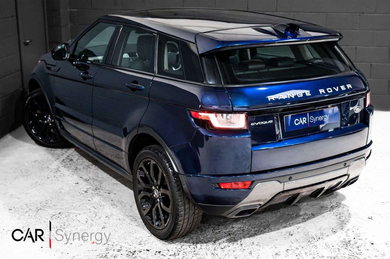 A 2018 LAND ROVER RANGE ROVER EVOQUE 2.0 TD4 HSE Dynamic SUV 5dr Diesel Auto 4WD Euro 6 (s/s) (180 ps) / STUNNIN A 2018 LAND ROVER RANGE ROVER EVOQUE 2.0 TD4 HSE Dynamic SUV 5dr Diesel Auto 4WD Euro 6 (s/s) (180 ps) / STUNNIN