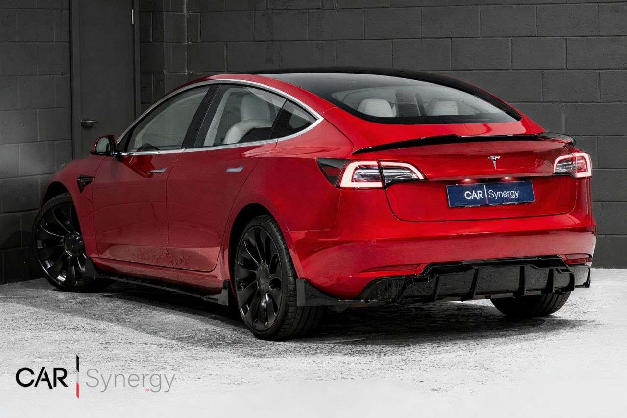 A 2019 TESLA MODEL 3 (Dual Motor) Performance Saloon 4dr Electric Auto 4WDE (Performance Upgrade A 2019 TESLA MODEL 3 (Dual Motor) Performance Saloon 4dr Electric Auto 4WDE (Performance Upgrade