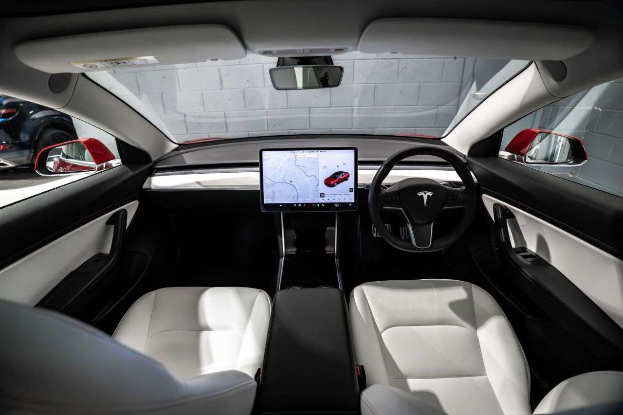 A 2019 TESLA MODEL 3 (Dual Motor) Performance Saloon 4dr Electric Auto 4WDE (Performance Upgrade A 2019 TESLA MODEL 3 (Dual Motor) Performance Saloon 4dr Electric Auto 4WDE (Performance Upgrade