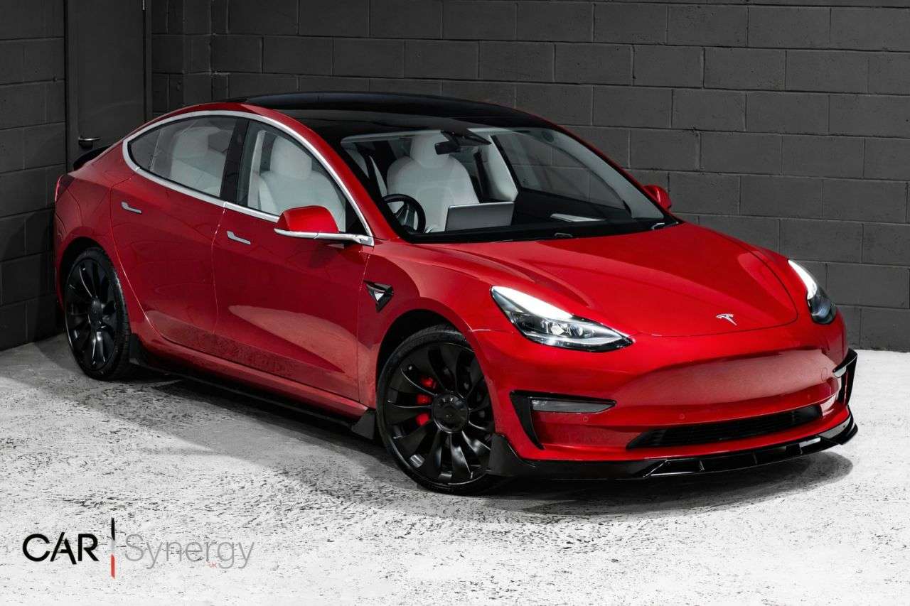 A 2019 TESLA MODEL 3 (Dual Motor) Performance Saloon 4dr Electric Auto 4WDE (Performance Upgrade A 2019 TESLA MODEL 3 (Dual Motor) Performance Saloon 4dr Electric Auto 4WDE (Performance Upgrade