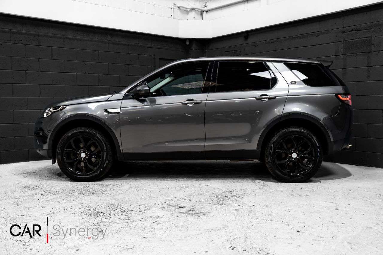 A 2018 LAND ROVER DISCOVERY SPORT TD4 HSE A 2018 LAND ROVER DISCOVERY SPORT TD4 HSE