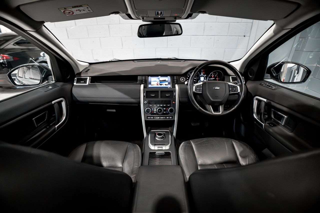 A 2018 LAND ROVER DISCOVERY SPORT TD4 HSE A 2018 LAND ROVER DISCOVERY SPORT TD4 HSE