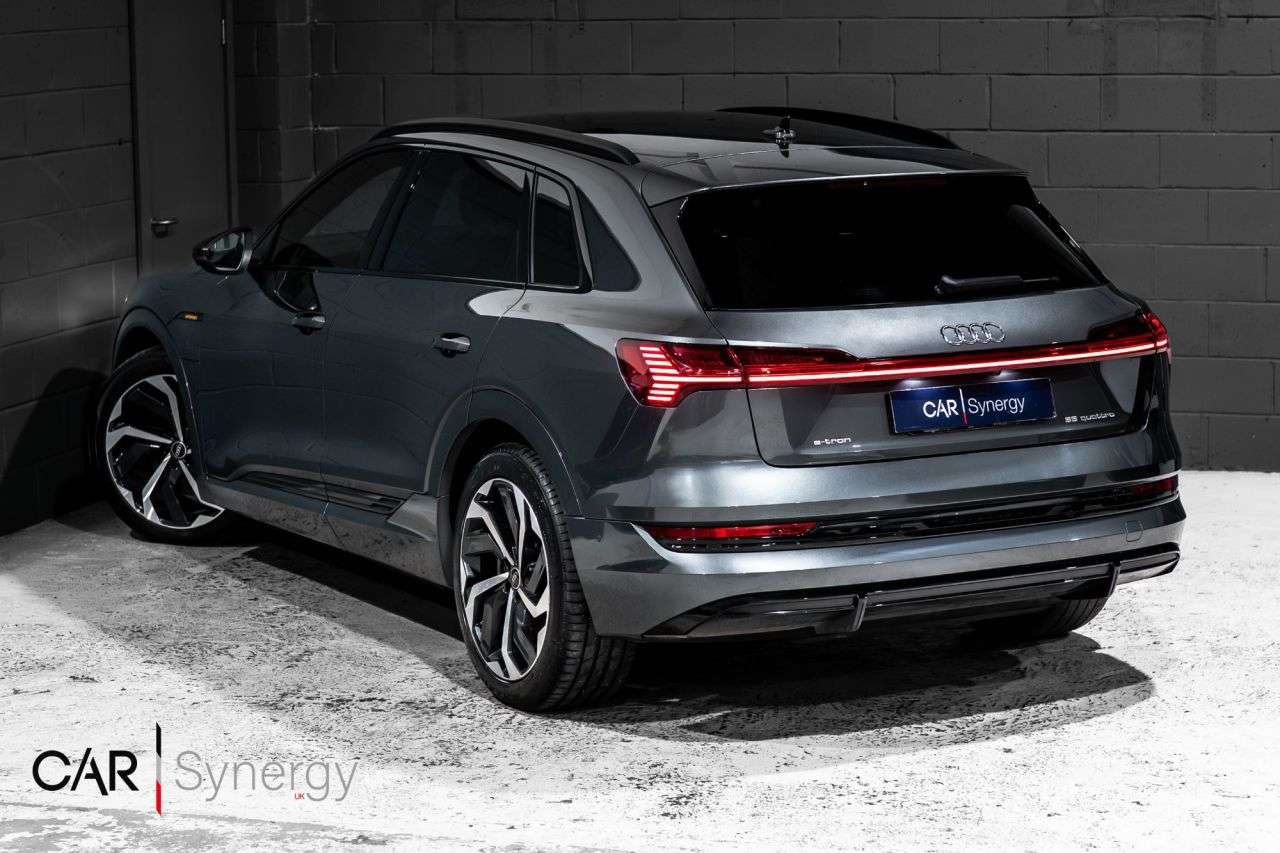 A 2022 AUDI E-TRON 55 Black Edition SUV 5dr Electric Auto quattro 95kWh (11kW Charger) (408 ps A 2022 AUDI E-TRON 55 Black Edition SUV 5dr Electric Auto quattro 95kWh (11kW Charger) (408 ps