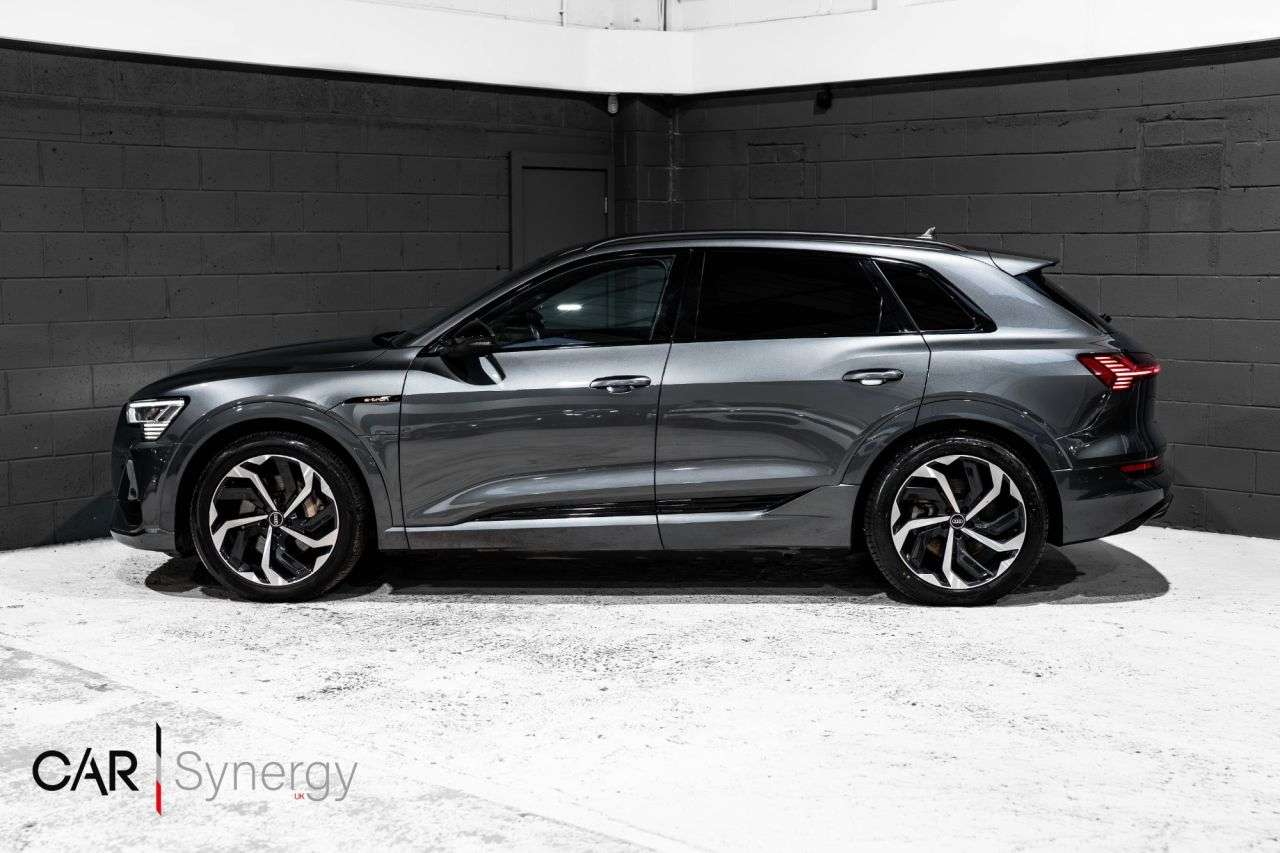 2022 AUDI E-TRON 2022 AUDI E-TRON