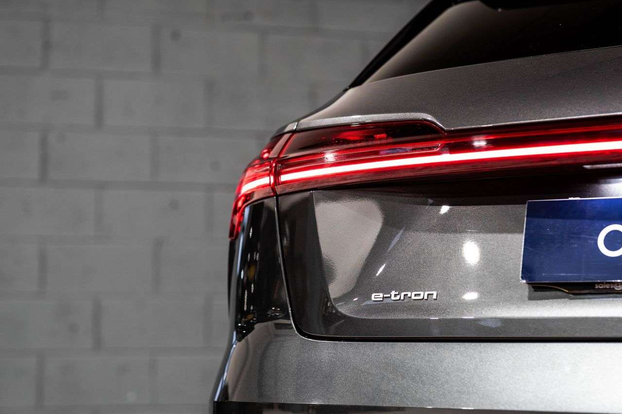 2022 AUDI E-TRON 2022 AUDI E-TRON