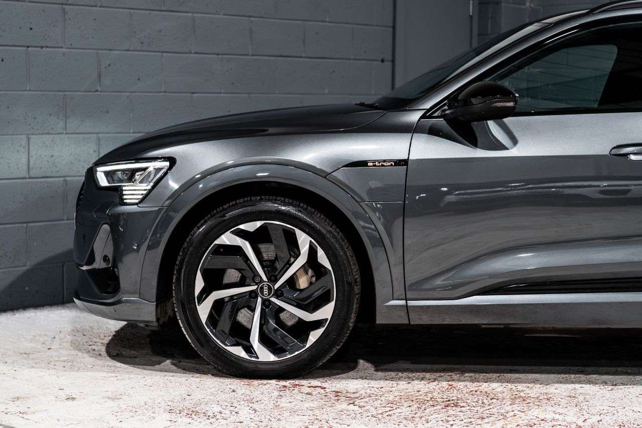 2022 AUDI E-TRON 2022 AUDI E-TRON