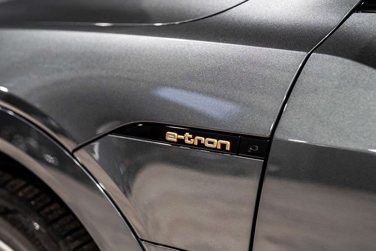 2022 AUDI E-TRON 2022 AUDI E-TRON