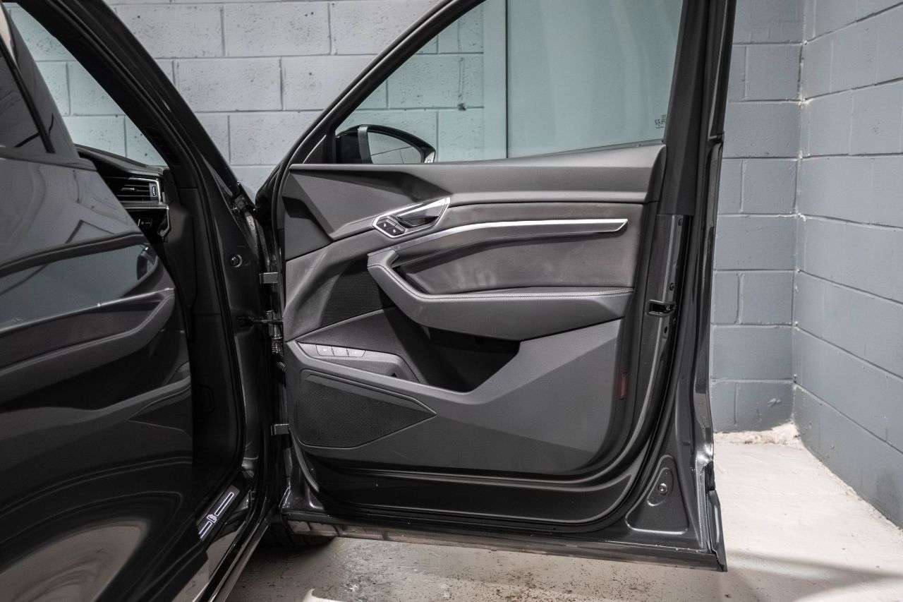 2022 AUDI E-TRON 2022 AUDI E-TRON