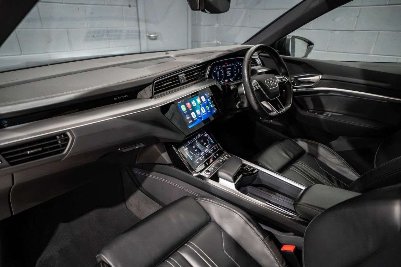 2022 AUDI E-TRON 2022 AUDI E-TRON