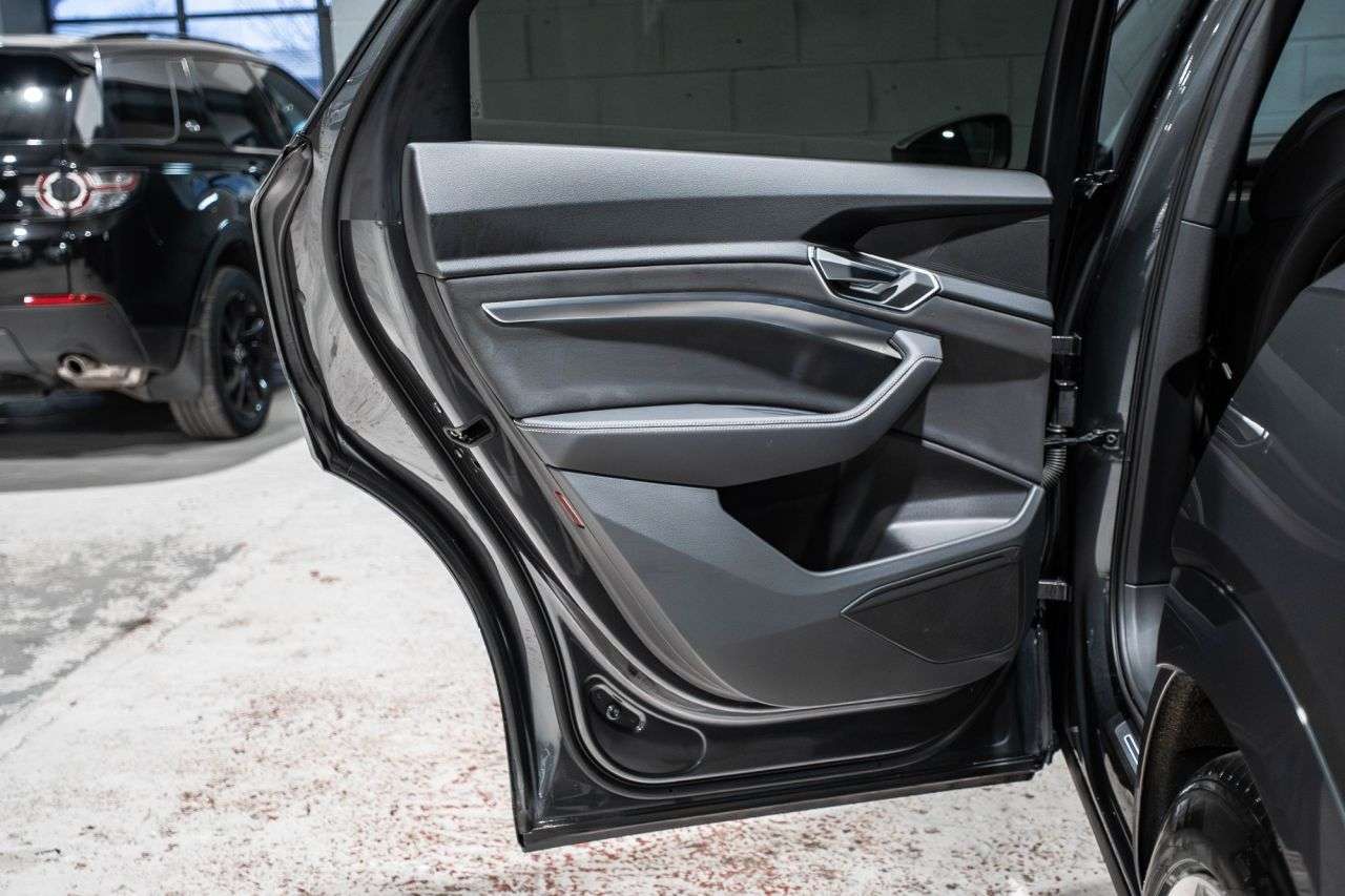 2022 AUDI E-TRON 2022 AUDI E-TRON