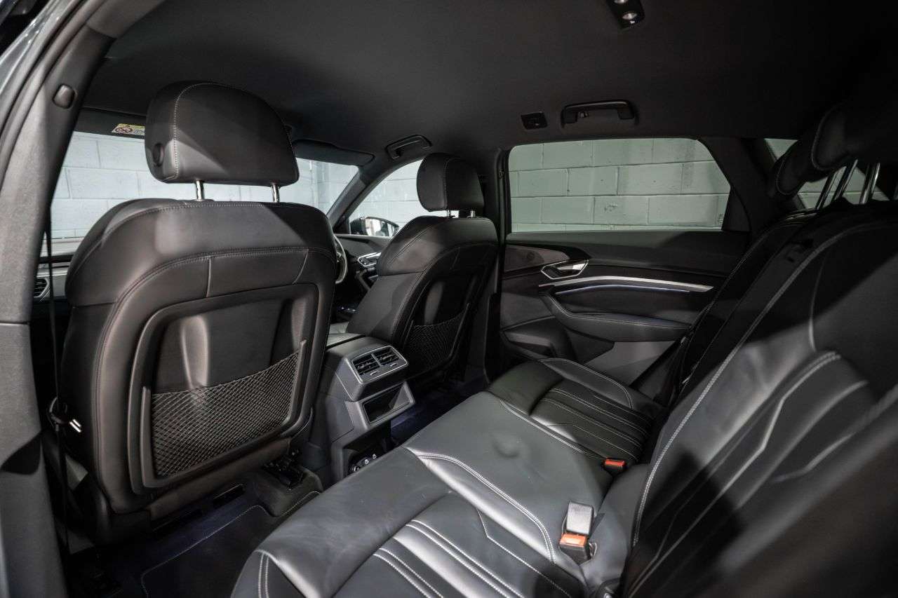 2022 AUDI E-TRON 2022 AUDI E-TRON