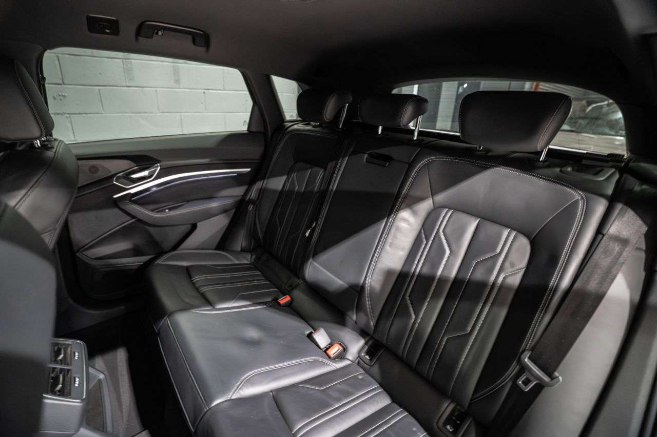 2022 AUDI E-TRON 2022 AUDI E-TRON