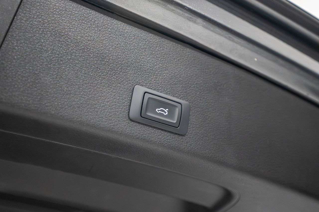 2022 AUDI E-TRON 2022 AUDI E-TRON