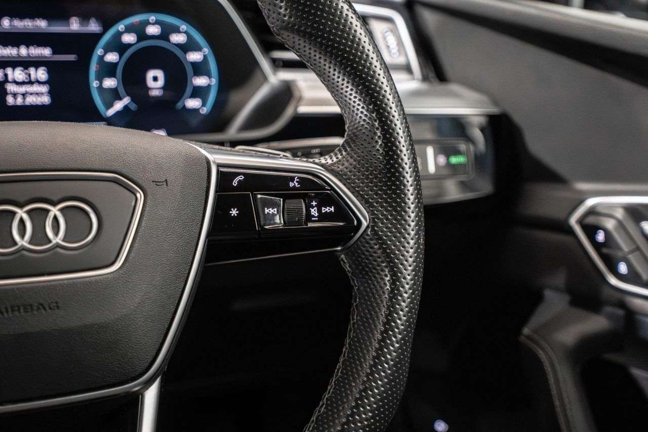 2022 AUDI E-TRON 2022 AUDI E-TRON