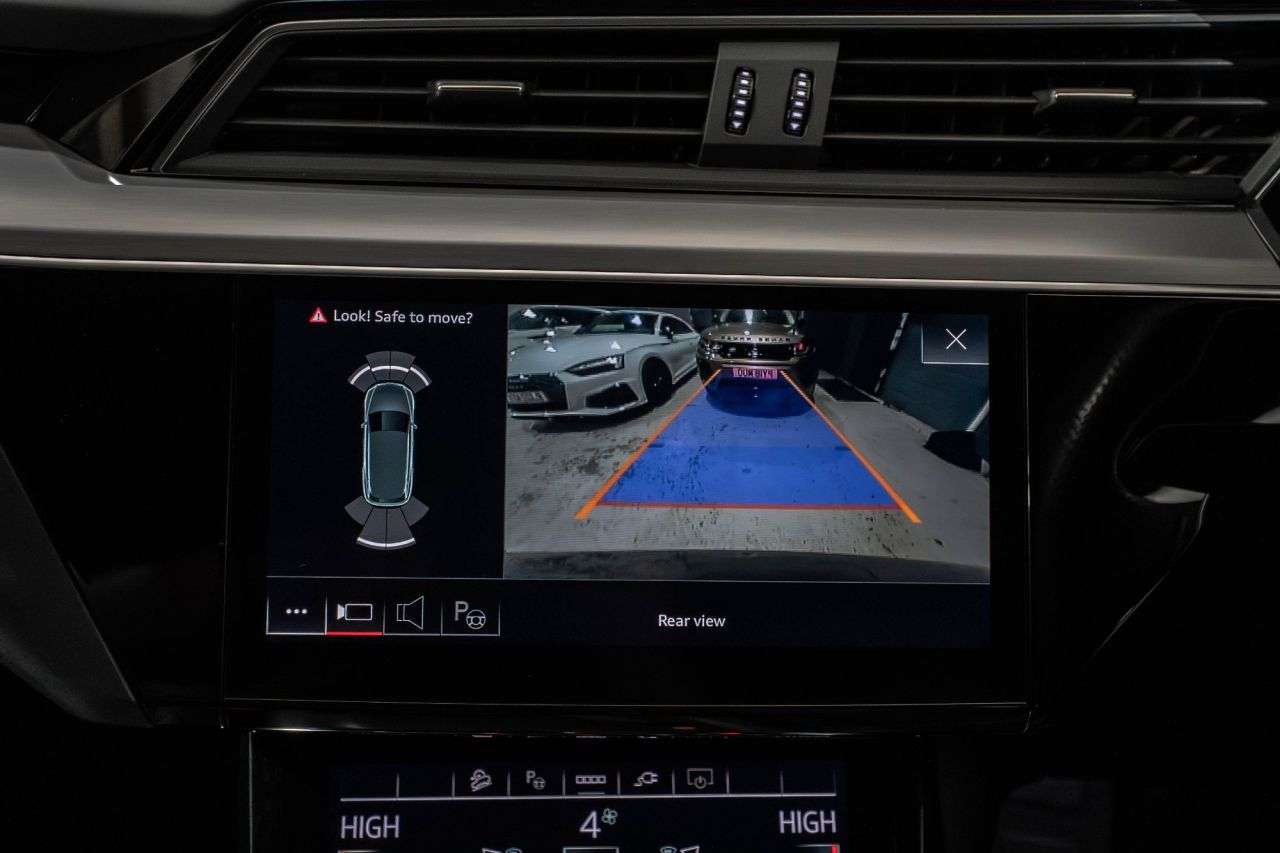 2022 AUDI E-TRON 2022 AUDI E-TRON