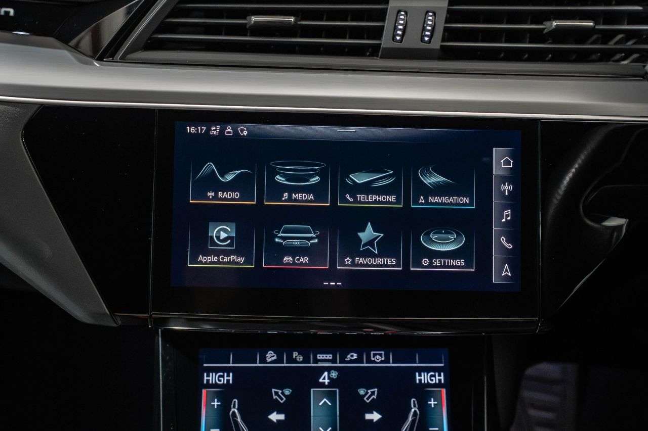 2022 AUDI E-TRON 2022 AUDI E-TRON