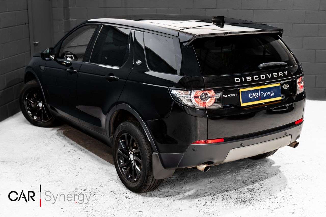 A 2018 LAND ROVER DISCOVERY SPORT 2.0 TD4 SE Tech SUV 5dr Diesel Auto 4WD Euro 6 (s/s) (180 ps) / STUNNING CA A 2018 LAND ROVER DISCOVERY SPORT 2.0 TD4 SE Tech SUV 5dr Diesel Auto 4WD Euro 6 (s/s) (180 ps) / STUNNING CA