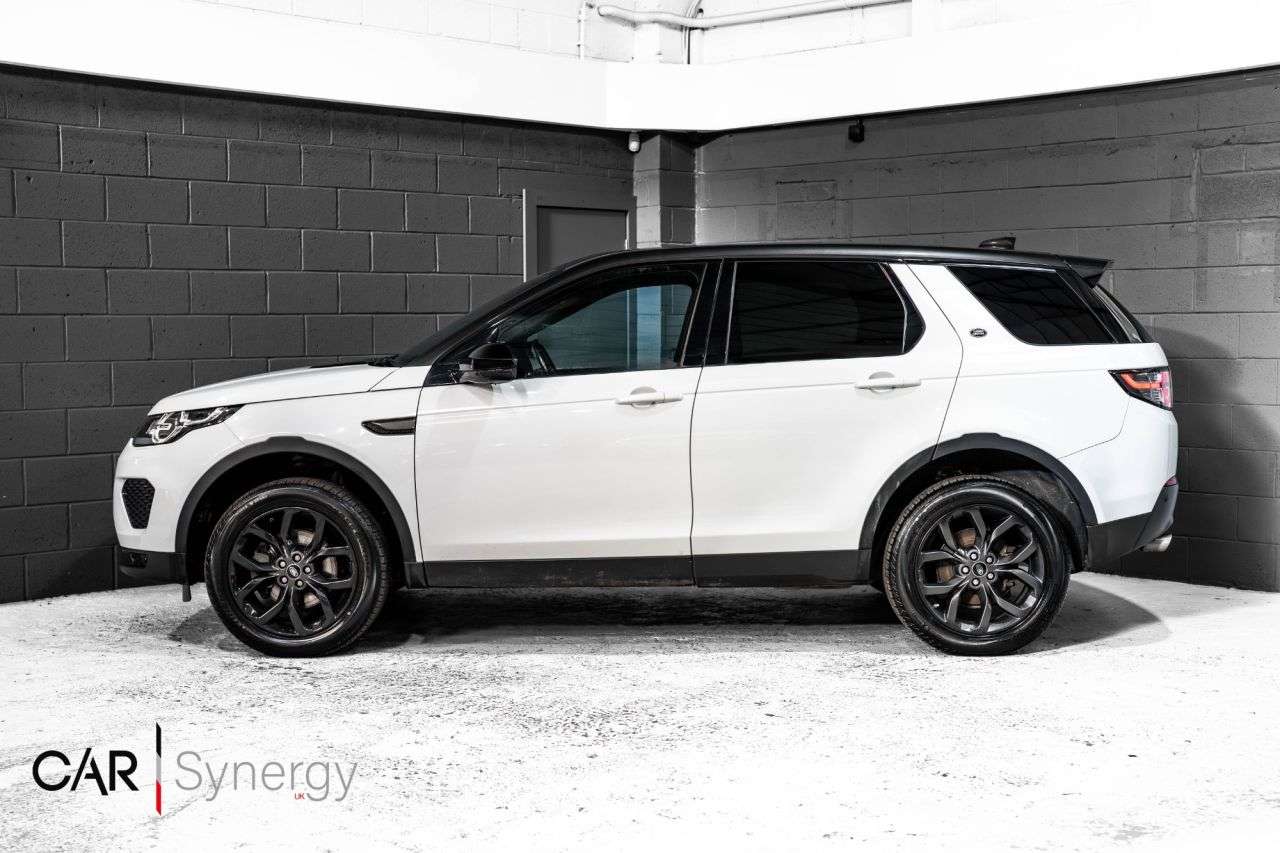 A 2018 LAND ROVER DISCOVERY SPORT 2.0 TD4 Landmark SUV 5dr Diesel Auto 4WD Euro 6 (s/s) (180 ps) / STUNNING C A 2018 LAND ROVER DISCOVERY SPORT 2.0 TD4 Landmark SUV 5dr Diesel Auto 4WD Euro 6 (s/s) (180 ps) / STUNNING C