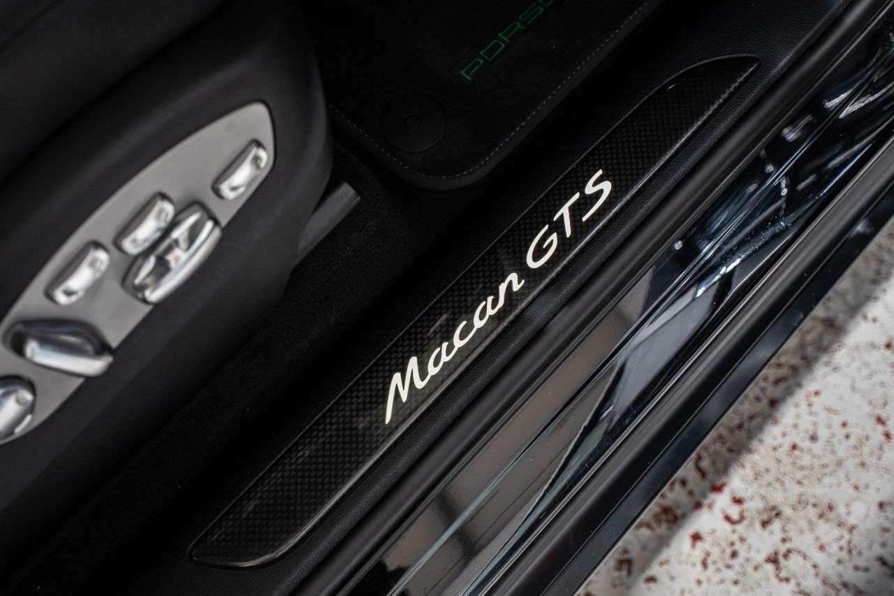2022 PORSCHE MACAN 2022 PORSCHE MACAN