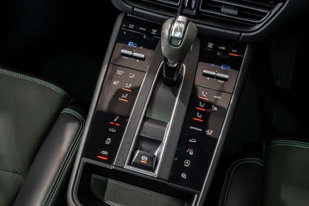 2022 PORSCHE MACAN 2022 PORSCHE MACAN