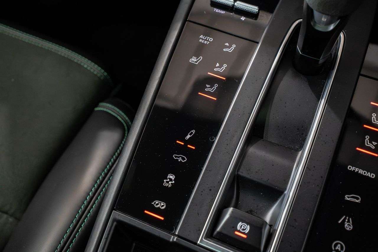 2022 PORSCHE MACAN 2022 PORSCHE MACAN