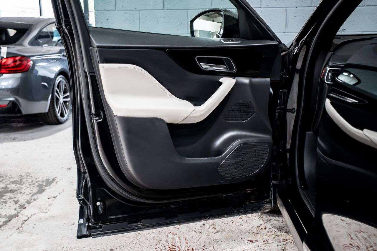 2016 JAGUAR F-PACE 2016 JAGUAR F-PACE