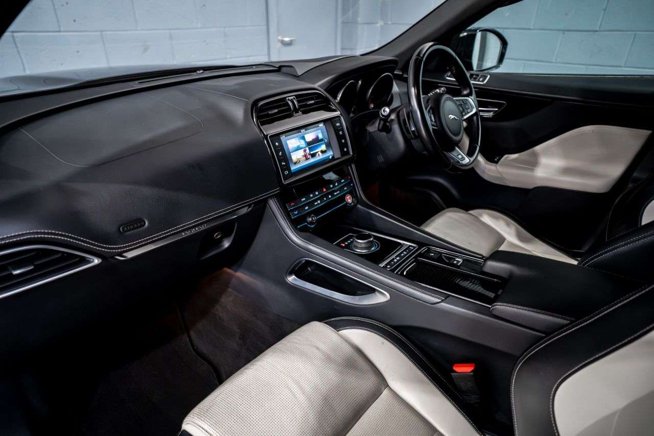 2016 JAGUAR F-PACE 2016 JAGUAR F-PACE