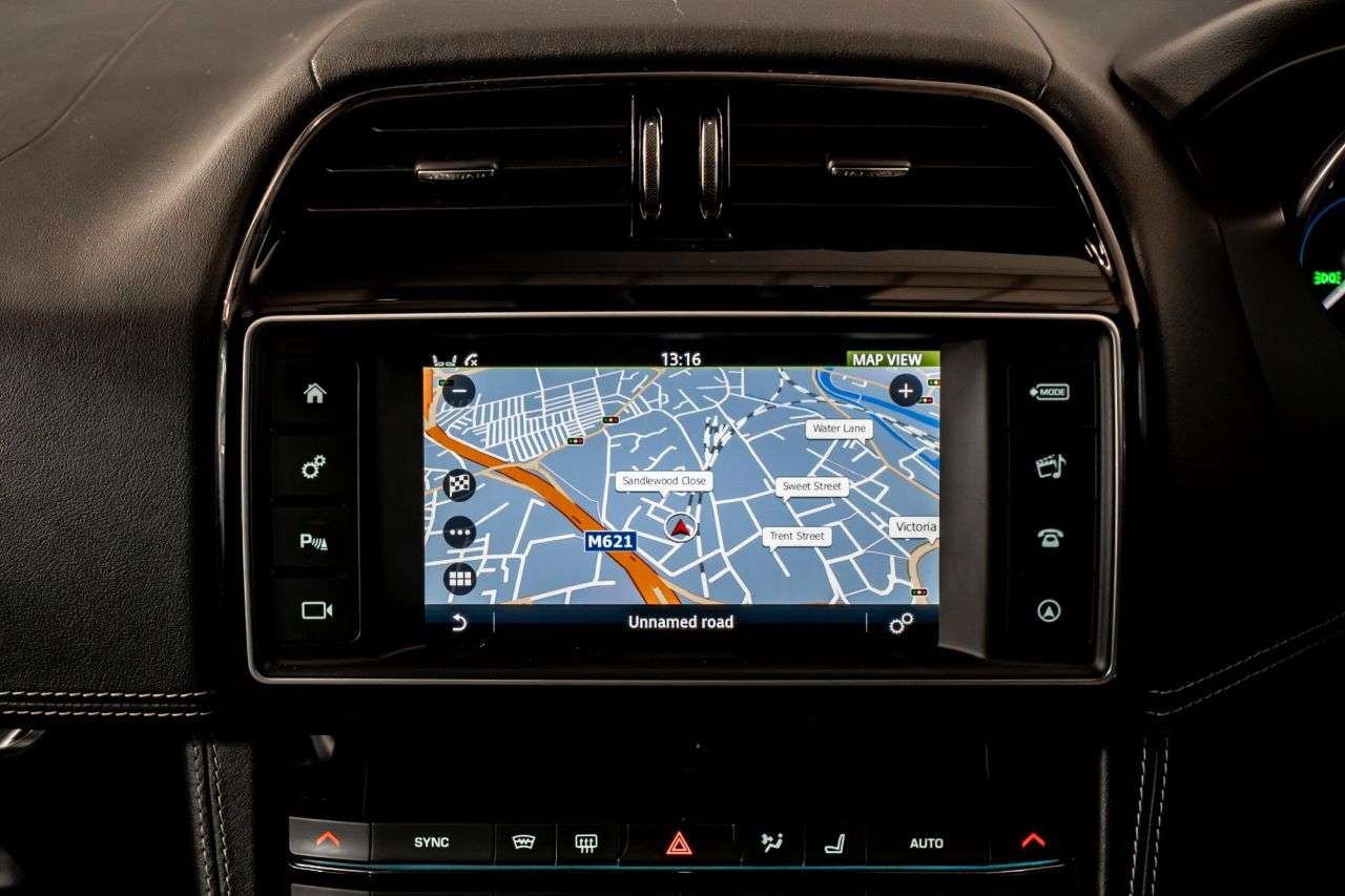 2016 JAGUAR F-PACE 2016 JAGUAR F-PACE