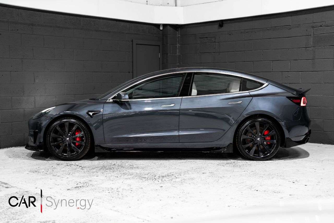 A 2019 TESLA MODEL 3 (Dual Motor) Performance Saloon 4dr Electric Auto 4WDE (Performance Upgrade A 2019 TESLA MODEL 3 (Dual Motor) Performance Saloon 4dr Electric Auto 4WDE (Performance Upgrade