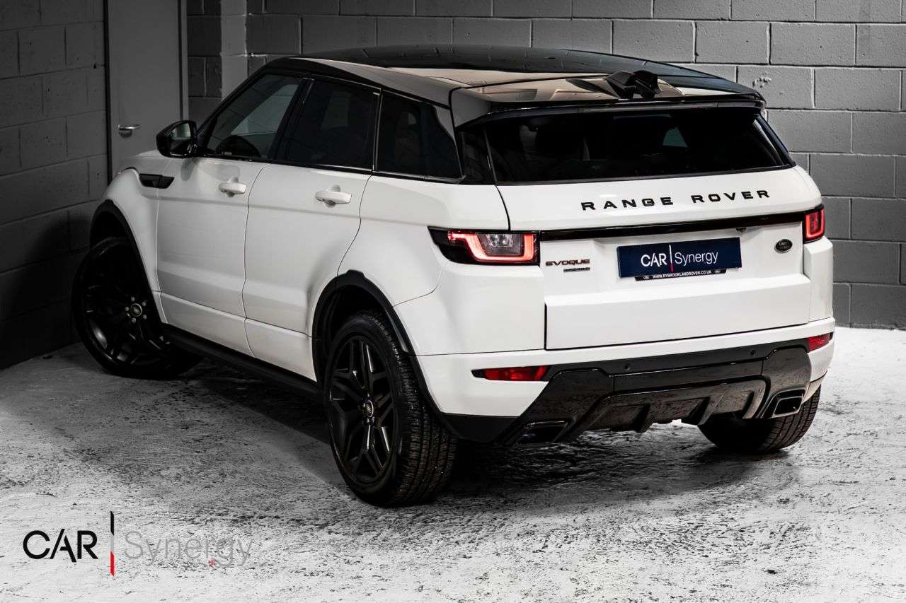 A 2017 LAND ROVER RANGE ROVER EVOQUE 2.0 TD4 HSE Dynamic SUV 5dr Diesel Auto 4WD Euro 6 (s/s) (180 ps) / STUNNIN A 2017 LAND ROVER RANGE ROVER EVOQUE 2.0 TD4 HSE Dynamic SUV 5dr Diesel Auto 4WD Euro 6 (s/s) (180 ps) / STUNNIN