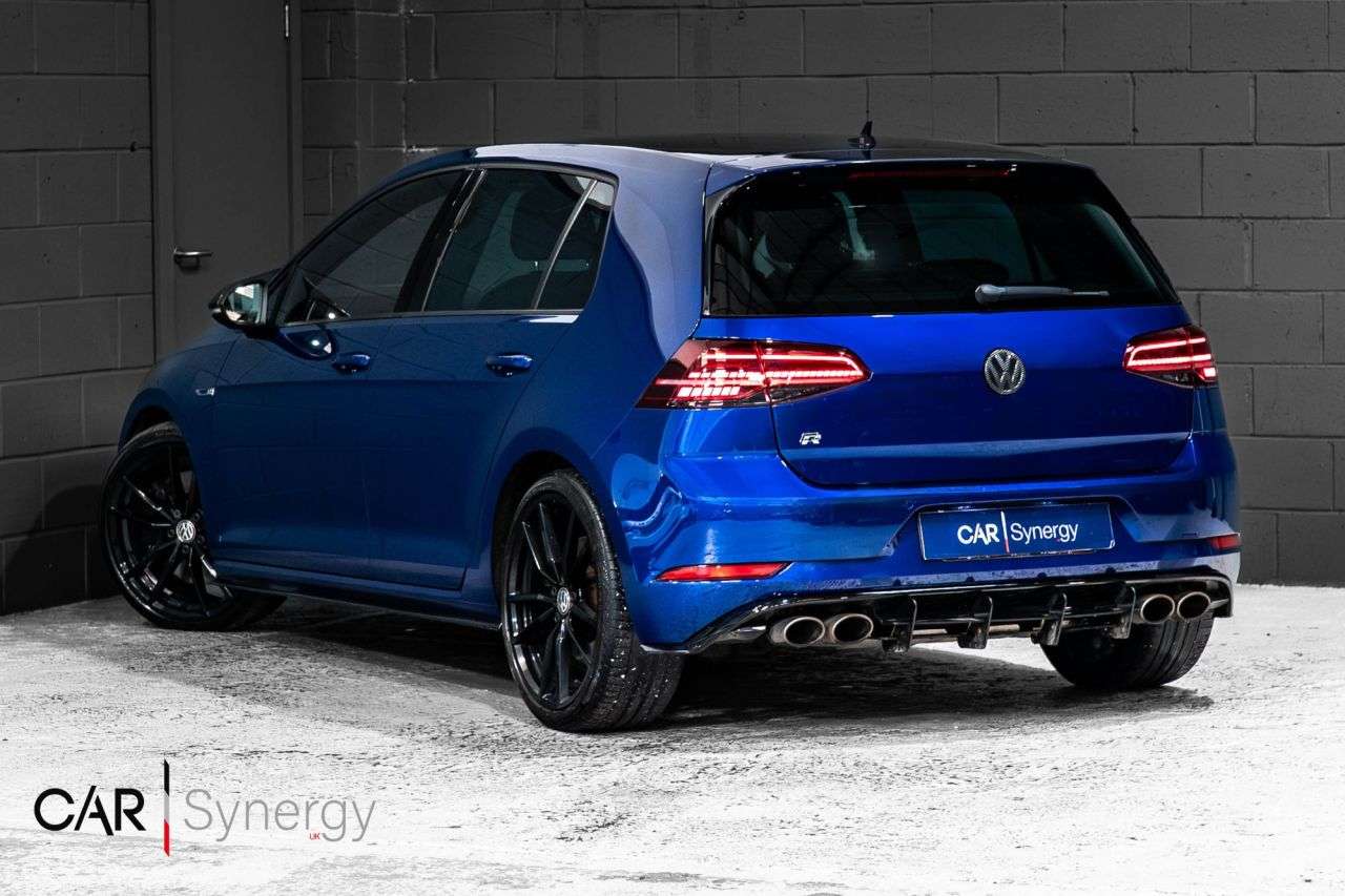 A 2019 VOLKSWAGEN GOLF 2.0 TSI R Hatchback 5dr Petrol DSG 4Motion Euro 6 (s/s) (300 ps) / STUNNING A 2019 VOLKSWAGEN GOLF 2.0 TSI R Hatchback 5dr Petrol DSG 4Motion Euro 6 (s/s) (300 ps) / STUNNING