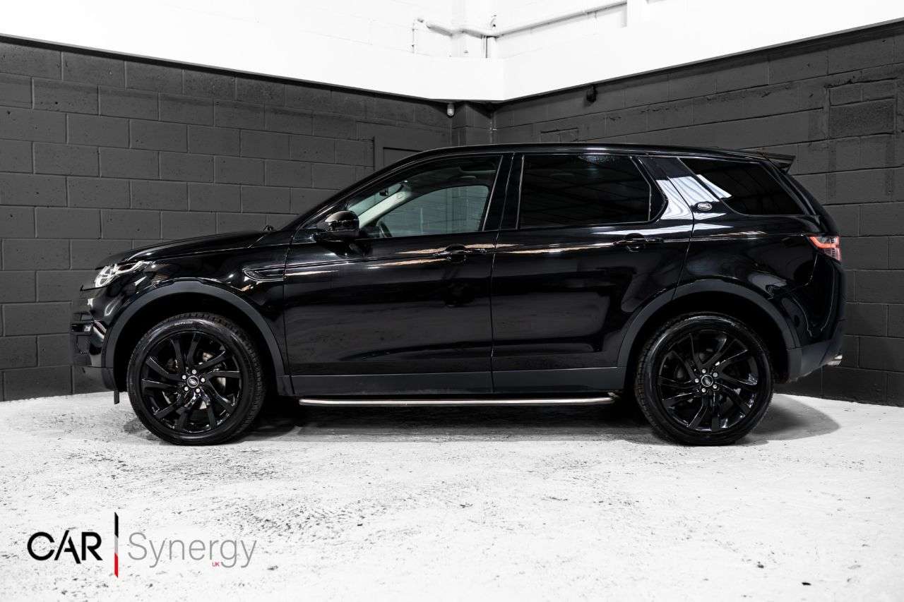 A 2017 LAND ROVER DISCOVERY SPORT 2.0 TD4 HSE Black SUV 5dr Diesel Auto 4WD Euro 6 (s/s) (180 ps) / 1 OWNER F A 2017 LAND ROVER DISCOVERY SPORT 2.0 TD4 HSE Black SUV 5dr Diesel Auto 4WD Euro 6 (s/s) (180 ps) / 1 OWNER F