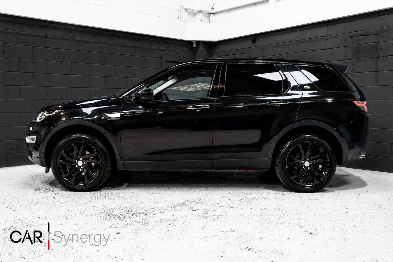 A 2017 LAND ROVER DISCOVERY SPORT 2.0 TD4 HSE Luxury SUV 5dr Diesel Auto 4WD Euro 6 (s/s) (180 ps) / STUNNING A 2017 LAND ROVER DISCOVERY SPORT 2.0 TD4 HSE Luxury SUV 5dr Diesel Auto 4WD Euro 6 (s/s) (180 ps) / STUNNING