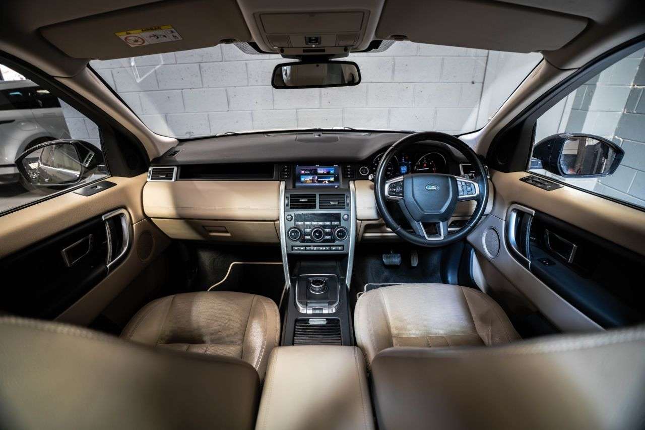 A 2017 LAND ROVER DISCOVERY SPORT 2.0 TD4 HSE SUV 5dr Diesel Auto 4WD Euro 6 (s/s) (180 ps) / STUNNING CAR! A 2017 LAND ROVER DISCOVERY SPORT 2.0 TD4 HSE SUV 5dr Diesel Auto 4WD Euro 6 (s/s) (180 ps) / STUNNING CAR!