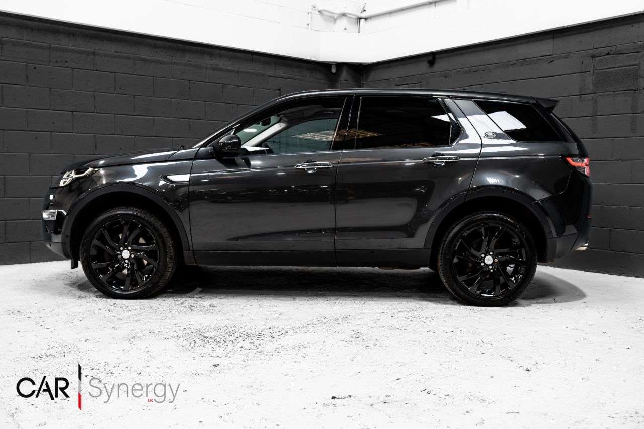 A 2017 LAND ROVER DISCOVERY SPORT 2.0 TD4 HSE Luxury SUV 5dr Diesel Auto 4WD Euro 6 (s/s) (180 ps) / STUNNING A 2017 LAND ROVER DISCOVERY SPORT 2.0 TD4 HSE Luxury SUV 5dr Diesel Auto 4WD Euro 6 (s/s) (180 ps) / STUNNING