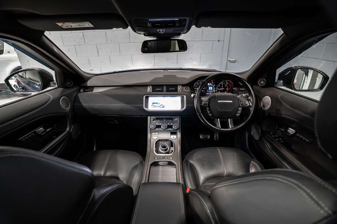 A 2019 LAND ROVER RANGE ROVER EVOQUE 2.0 SD4 HSE Dynamic SUV 5dr Diesel Auto 4WD Euro 6 (s/s) (240 ps) / LOW MIL A 2019 LAND ROVER RANGE ROVER EVOQUE 2.0 SD4 HSE Dynamic SUV 5dr Diesel Auto 4WD Euro 6 (s/s) (240 ps) / LOW MIL