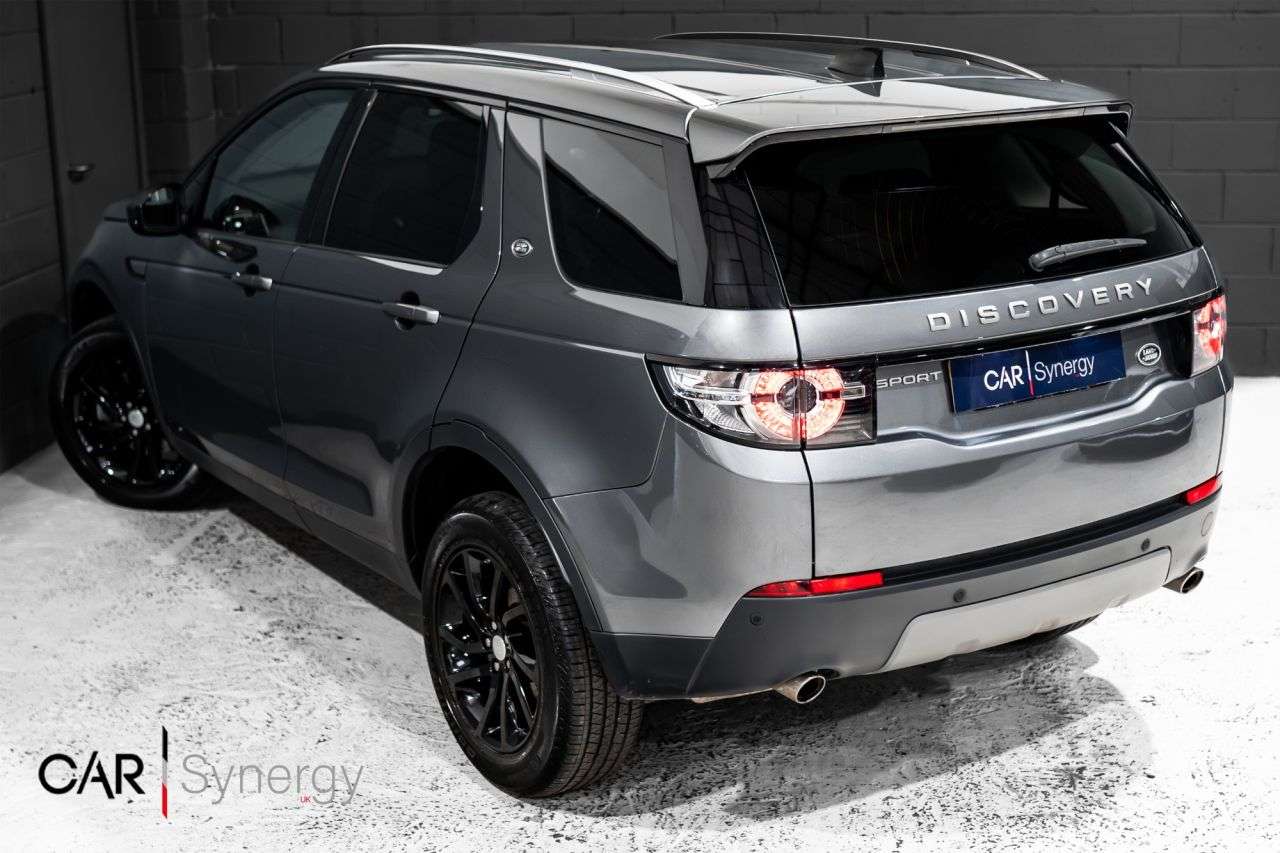 A 2017 LAND ROVER DISCOVERY SPORT 2.0 TD4 SE Tech SUV 5dr Diesel Manual 4WD Euro 6 (s/s) (180 ps) / STUNNING A 2017 LAND ROVER DISCOVERY SPORT 2.0 TD4 SE Tech SUV 5dr Diesel Manual 4WD Euro 6 (s/s) (180 ps) / STUNNING