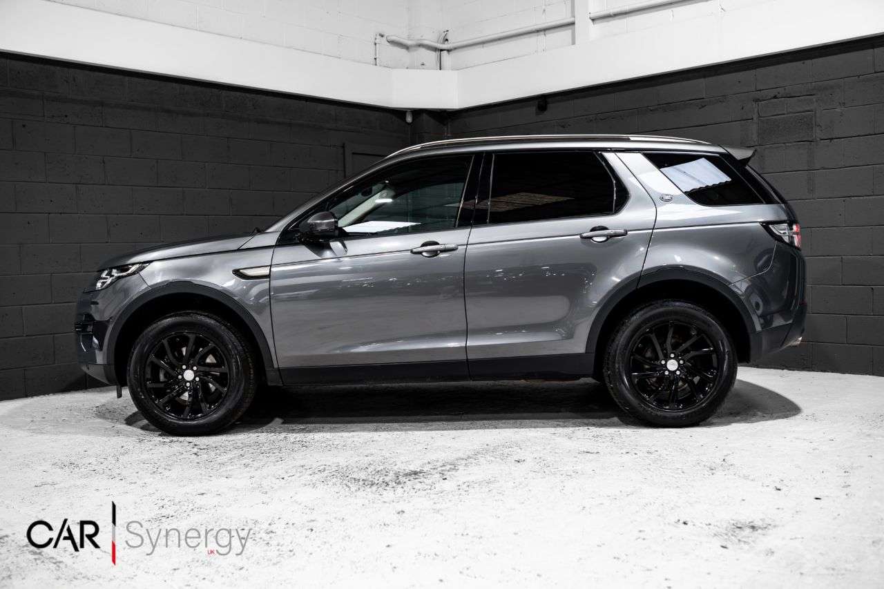 A 2017 LAND ROVER DISCOVERY SPORT 2.0 TD4 SE Tech SUV 5dr Diesel Manual 4WD Euro 6 (s/s) (180 ps) / STUNNING A 2017 LAND ROVER DISCOVERY SPORT 2.0 TD4 SE Tech SUV 5dr Diesel Manual 4WD Euro 6 (s/s) (180 ps) / STUNNING