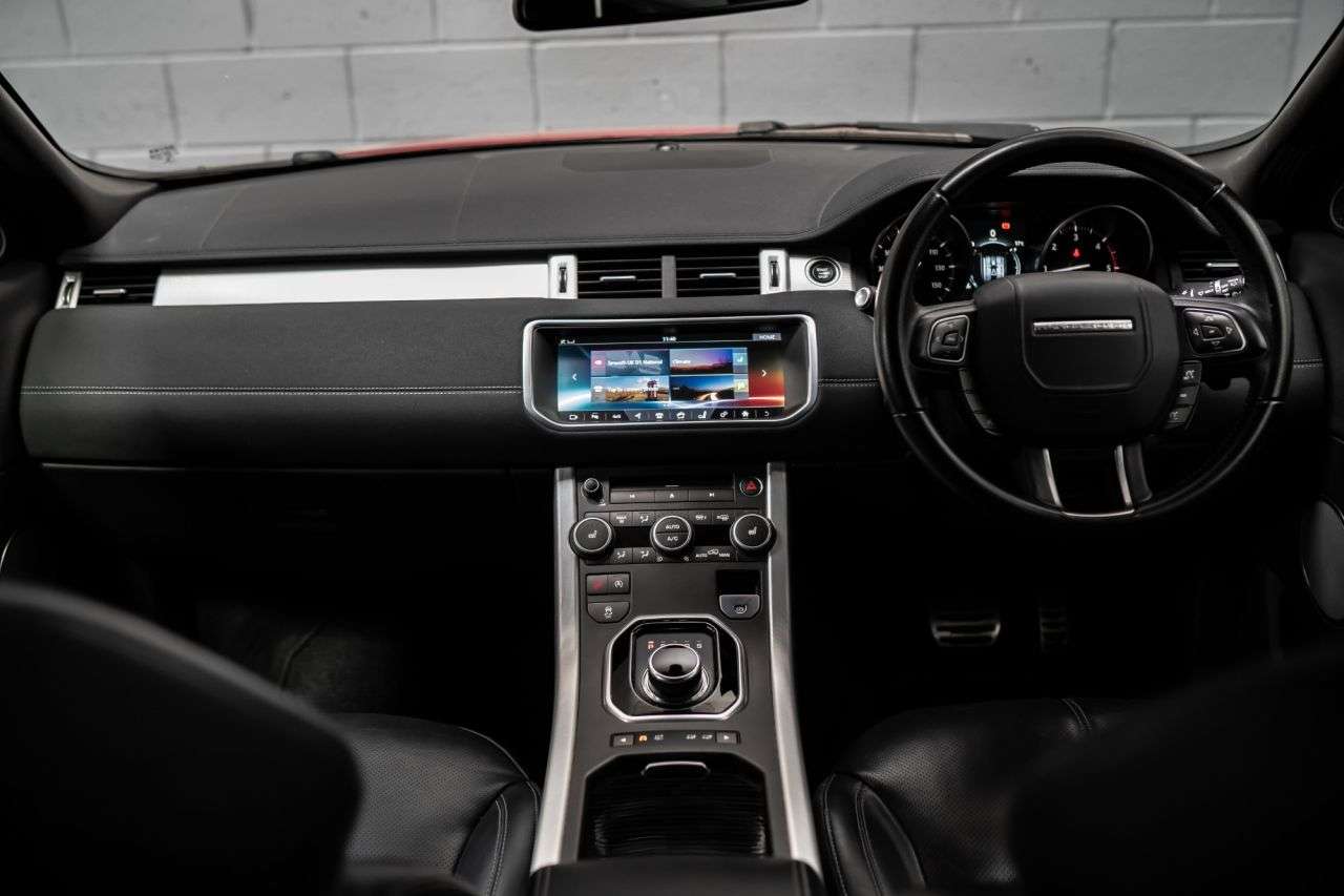 A 2018 LAND ROVER RANGE ROVER EVOQUE 2.0 TD4 HSE Dynamic SUV 5dr Diesel Auto 4WD Euro 6 (s/s) (180 ps) / STUNNIN A 2018 LAND ROVER RANGE ROVER EVOQUE 2.0 TD4 HSE Dynamic SUV 5dr Diesel Auto 4WD Euro 6 (s/s) (180 ps) / STUNNIN