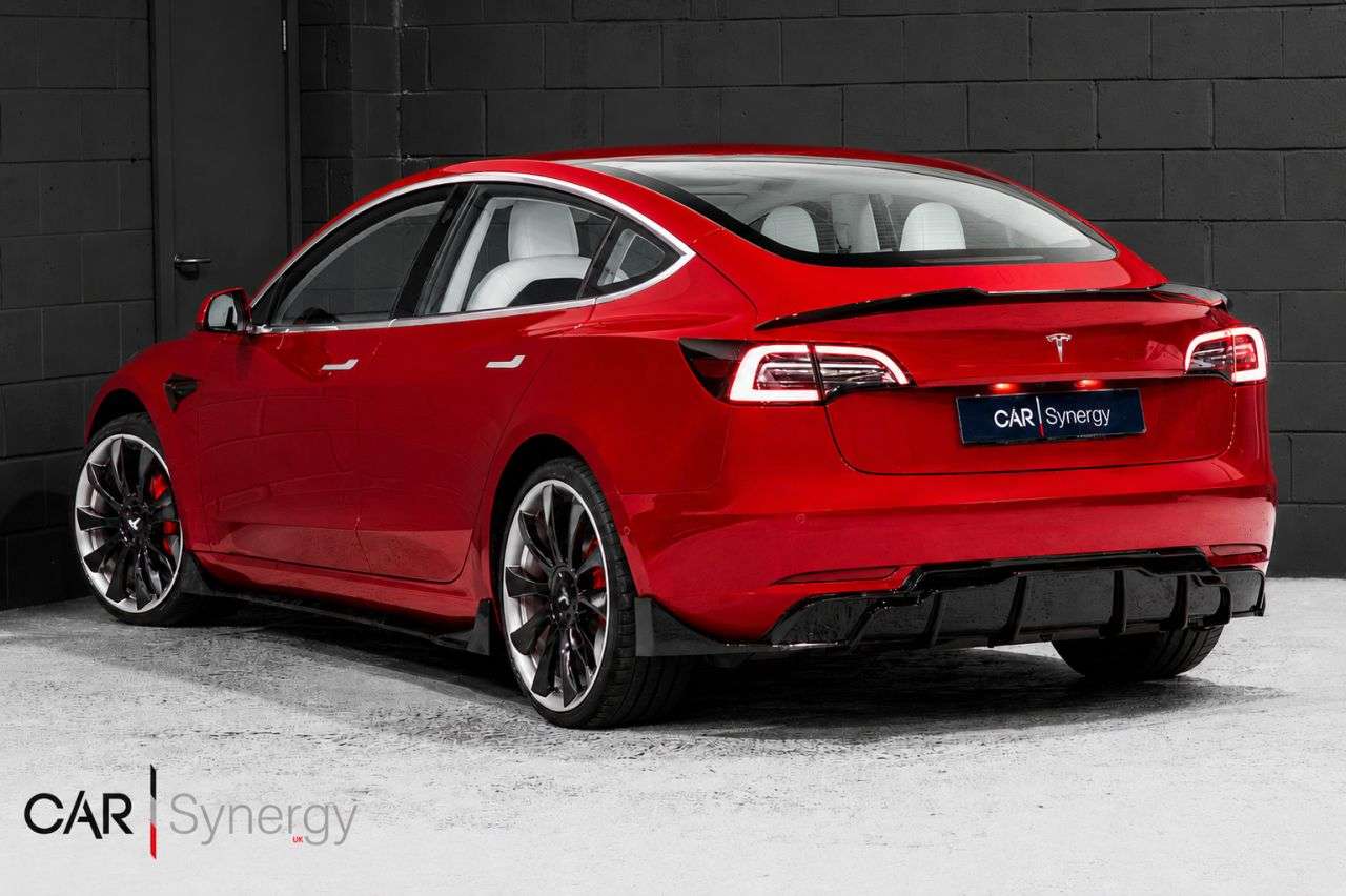 A 2019 TESLA MODEL 3 (Dual Motor) Performance Saloon 4dr Electric Auto 4WDE (Performance Upgrade A 2019 TESLA MODEL 3 (Dual Motor) Performance Saloon 4dr Electric Auto 4WDE (Performance Upgrade
