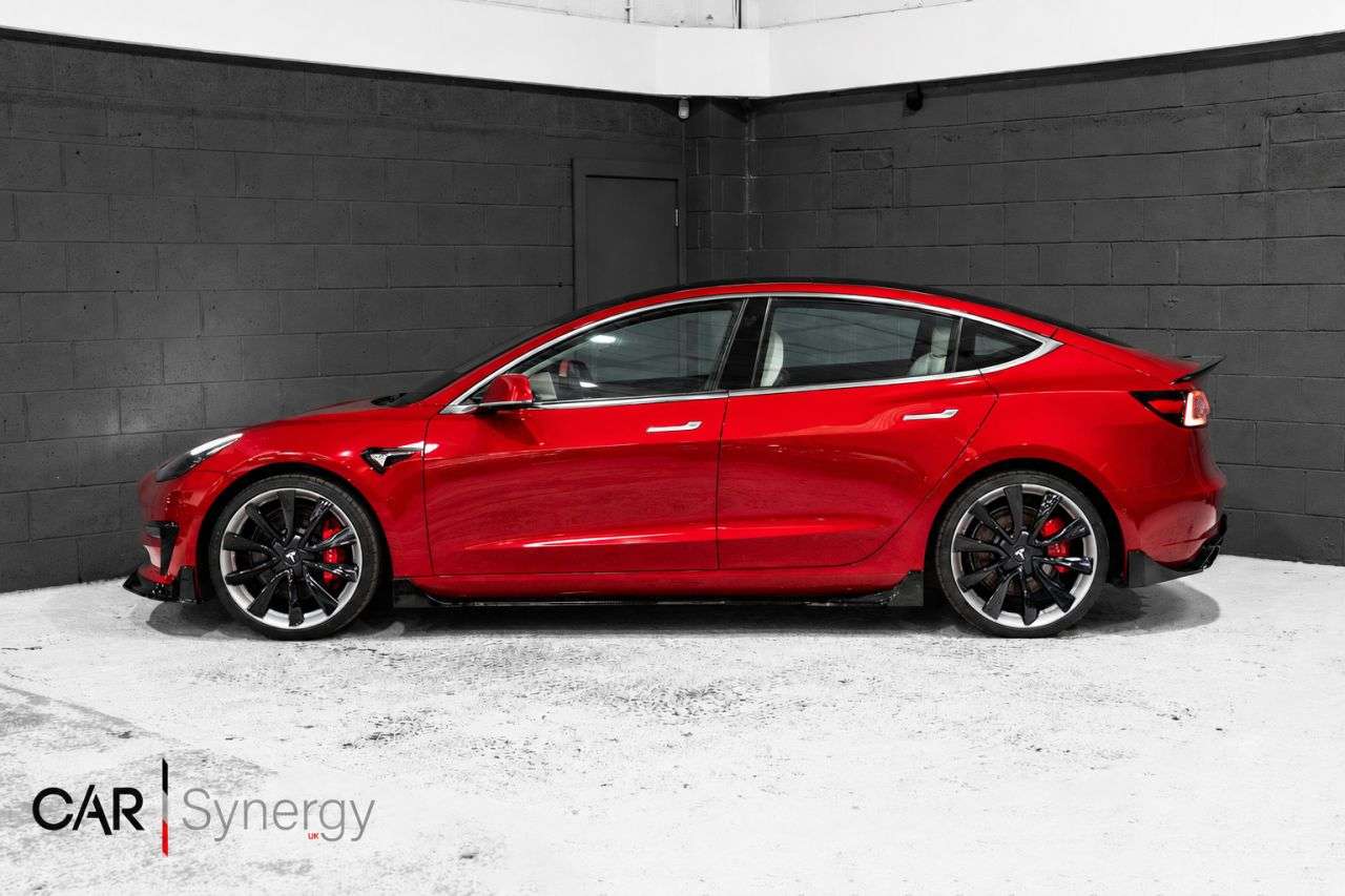 A 2019 TESLA MODEL 3 (Dual Motor) Performance Saloon 4dr Electric Auto 4WDE (Performance Upgrade A 2019 TESLA MODEL 3 (Dual Motor) Performance Saloon 4dr Electric Auto 4WDE (Performance Upgrade