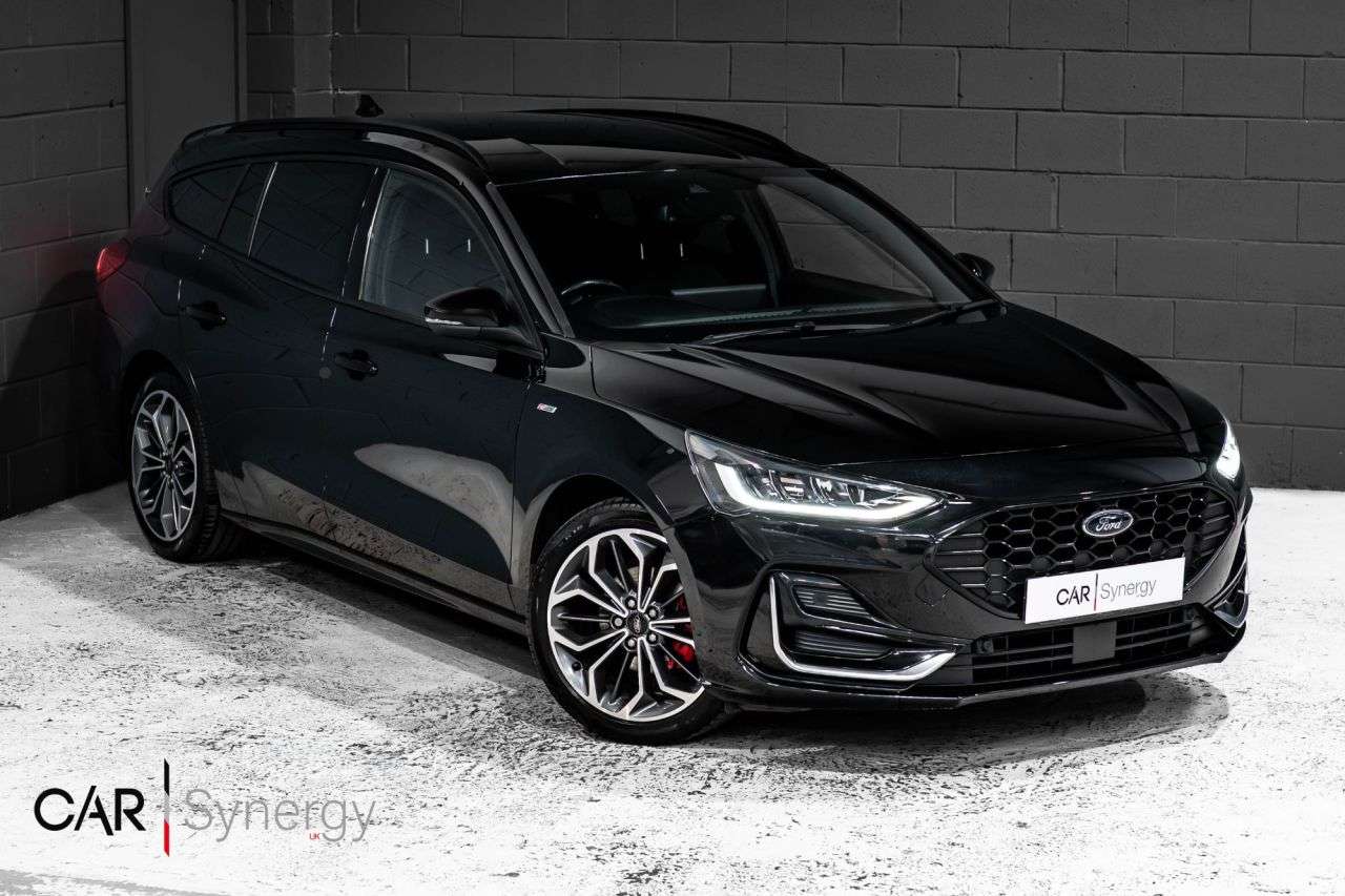 A 2022 FORD FOCUS 1.0T EcoBoost MHEV ST-Line Vignale Estate 5dr Petrol Hybrid DCT Euro 6 (s/s A 2022 FORD FOCUS 1.0T EcoBoost MHEV ST-Line Vignale Estate 5dr Petrol Hybrid DCT Euro 6 (s/s