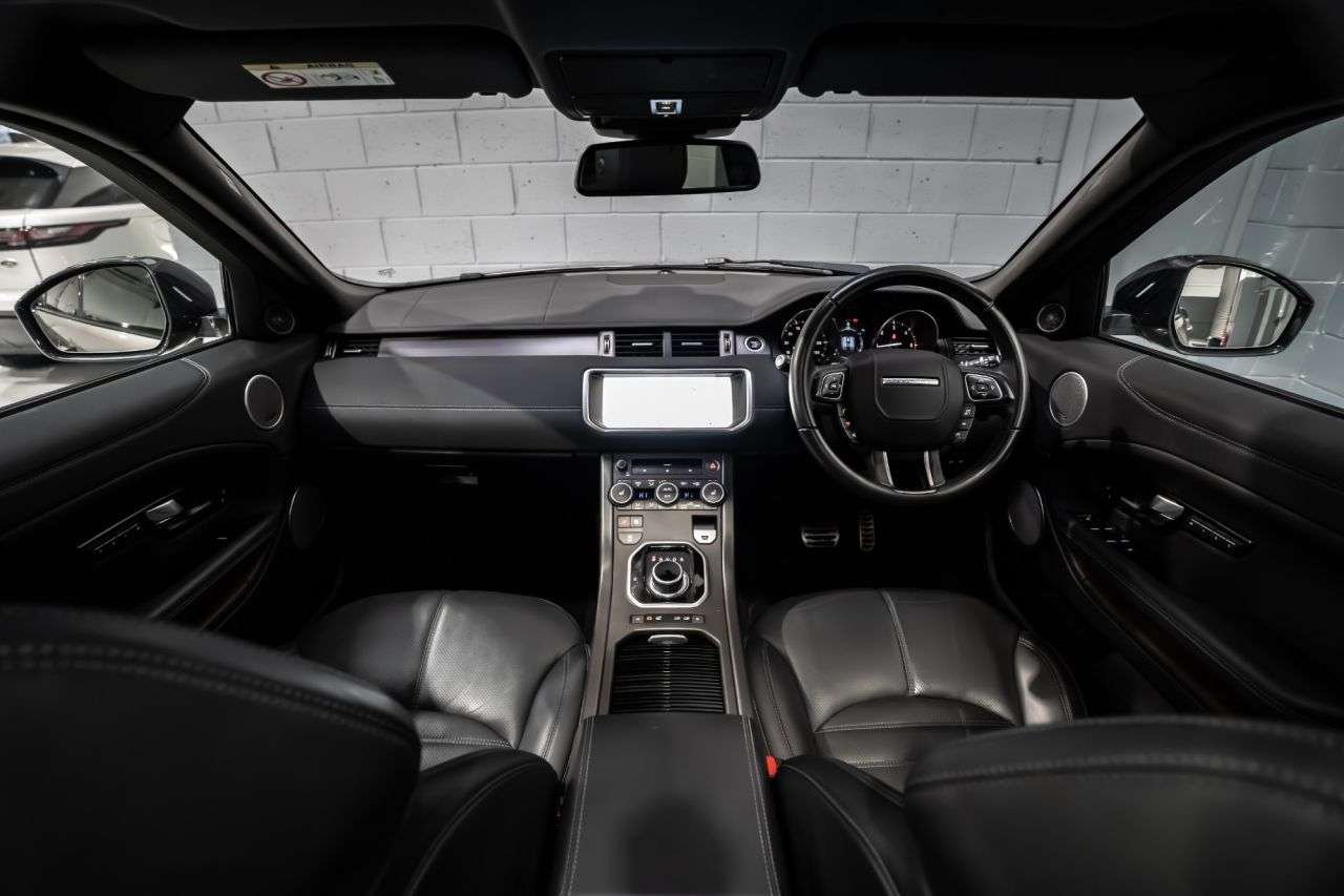 A 2017 LAND ROVER RANGE ROVER EVOQUE 2.0 TD4 HSE Dynamic Lux SUV 5dr Diesel Auto 4WD Euro 6 (s/s) (180 ps) / STU A 2017 LAND ROVER RANGE ROVER EVOQUE 2.0 TD4 HSE Dynamic Lux SUV 5dr Diesel Auto 4WD Euro 6 (s/s) (180 ps) / STU