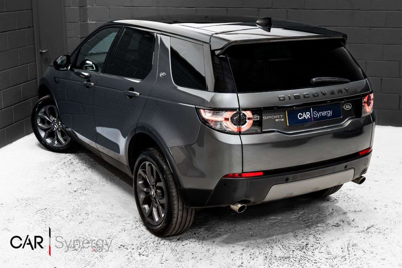 A 2019 LAND ROVER DISCOVERY SPORT 2.0 TD4 Landmark SUV 5dr Diesel Auto 4WD Euro 6 (s/s) (180 ps) / STUNNING C A 2019 LAND ROVER DISCOVERY SPORT 2.0 TD4 Landmark SUV 5dr Diesel Auto 4WD Euro 6 (s/s) (180 ps) / STUNNING C