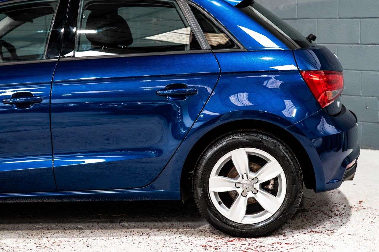 2016 AUDI A1 2016 AUDI A1